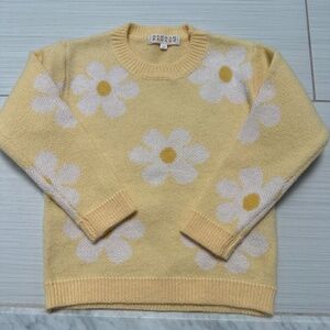 NWOT Hannah Banana Sweater with Flower Design